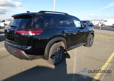 2025 Nissan Pathfinder Sv 4Wd z USA, uszkodzony, nr VIN 5N1DR3BC6SC312515